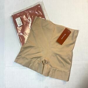 Werena NWT Shaping Boyshort Beige Cream Tan Sz M Light Support